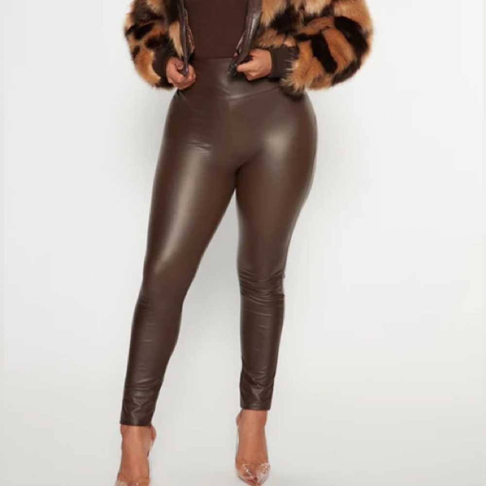 Brown Faux Leather High-Waisted Leggings NEW 🏷️